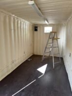 Custom 20ft/40ft Shipping Container – Insulated w/ Electric & Door – Ready to Go! - Image 3